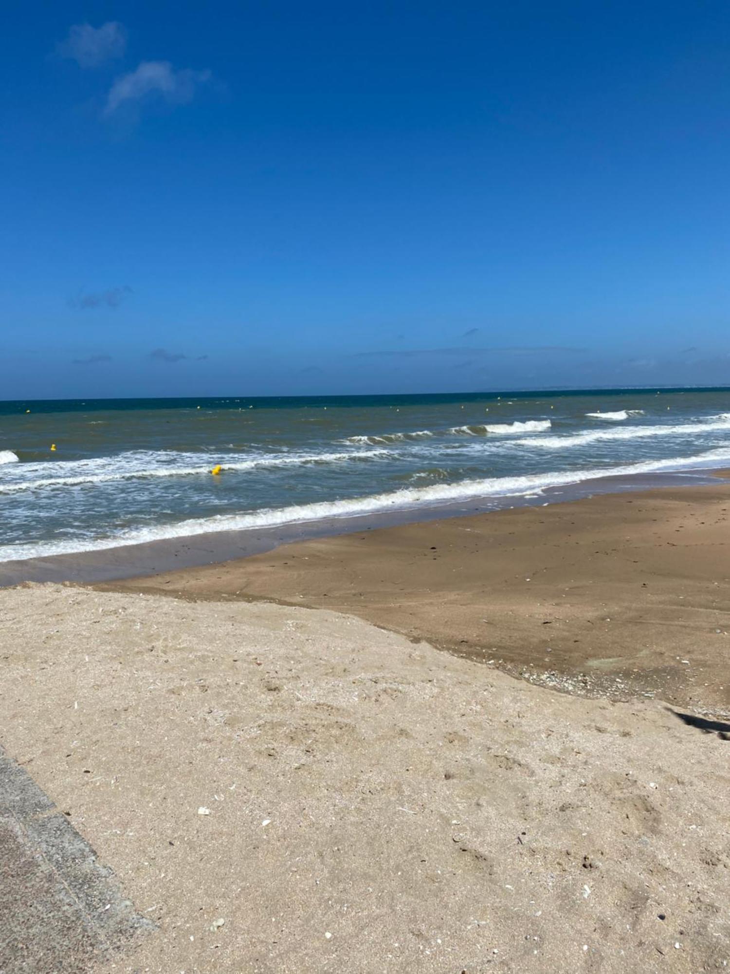 Appartement 65M2 Avec Balcon Vues Partielles Mer A 150M De La Plage Et Centre, Wifi Et Parking Prive Blonville-sur-Mer Exteriör bild