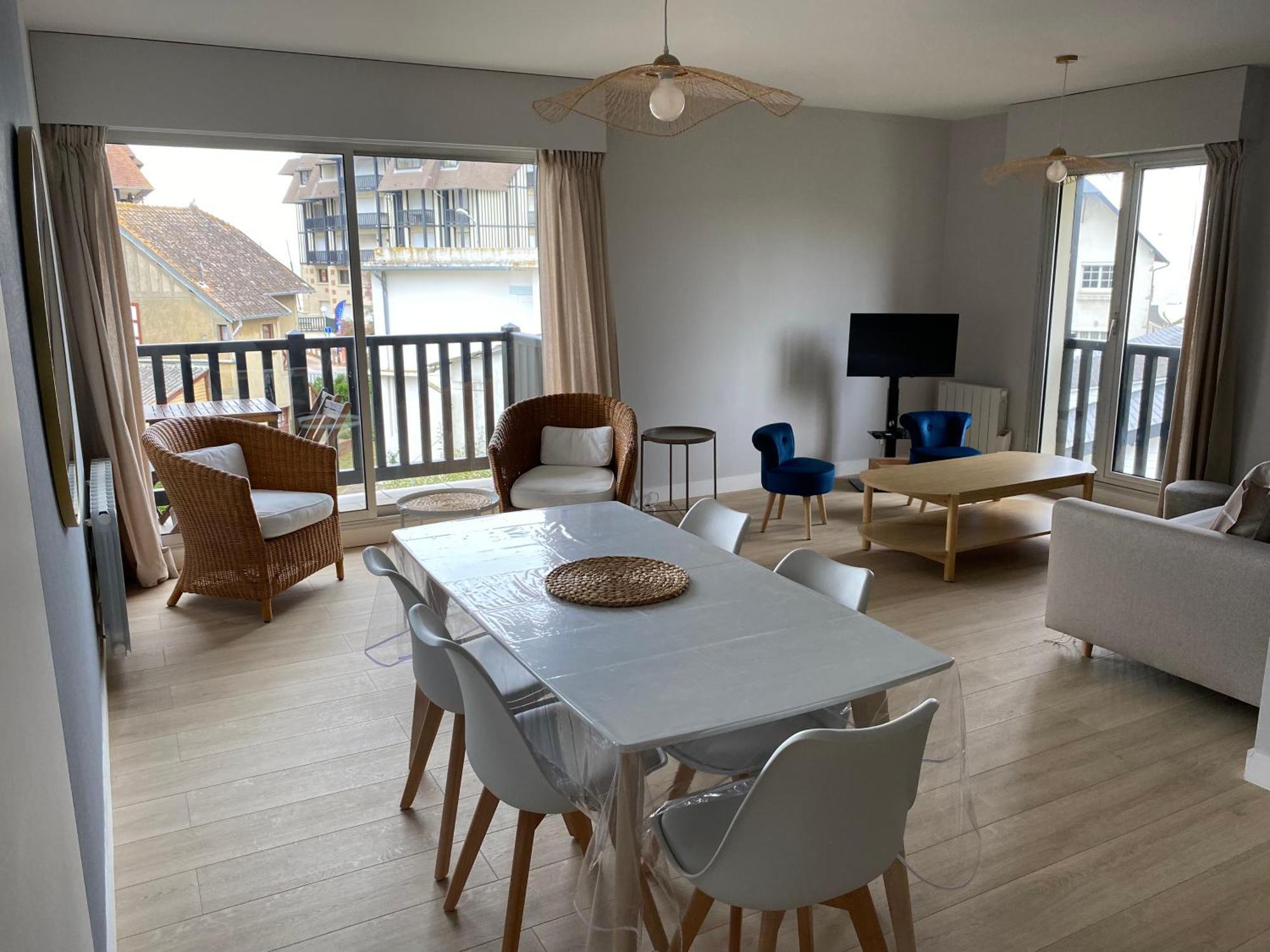 Appartement 65M2 Avec Balcon Vues Partielles Mer A 150M De La Plage Et Centre, Wifi Et Parking Prive Blonville-sur-Mer Exteriör bild
