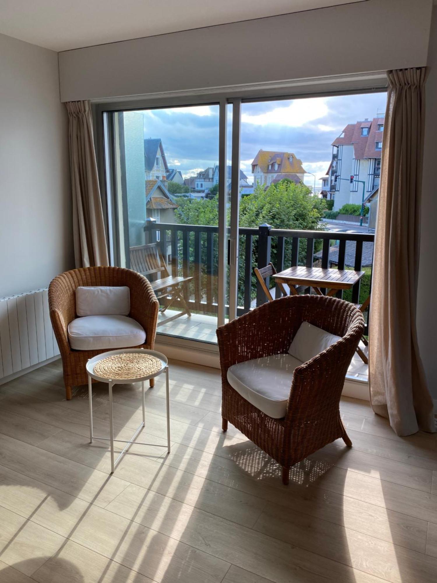 Appartement 65M2 Avec Balcon Vues Partielles Mer A 150M De La Plage Et Centre, Wifi Et Parking Prive Blonville-sur-Mer Exteriör bild